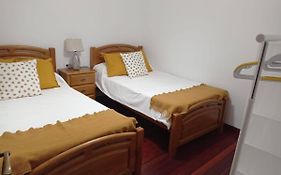 Vivienda amplia y luminosa a escasos metros de la playa de Cangas.